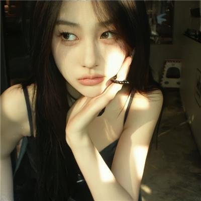 艳女新装